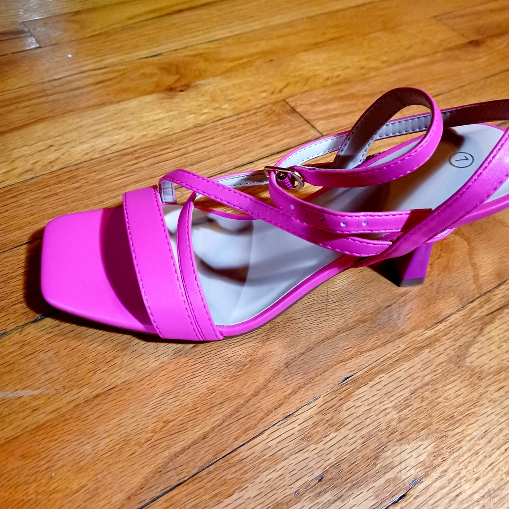 Elegant Pink Strappy 3 In Heels Saaure Toe, Rubber Outer Sole Women's 7 - Picture 4 of 7